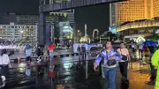 Hujan Deras Tak Halau Warga, Car Free Night Bundaran HI Ramai Malam Takbiran