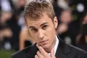 Insiden di Pesta Oscar: Justin Bieber dan Usher Diduga Hampir Berkelahi