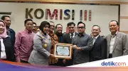 Komisi III DPR Beri Penghargaan ke Kapolres Metro Bekasi Atas Penyelesaian Polemik Musala