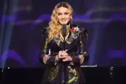 Madonna hingga Pedro Pascal Serukan Penutupan Pusat Penahanan Imigran Texas