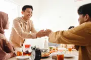 Makna dan Tradisi Ucapan Minal Aidin wal Faizin di Hari Raya Idul Fitri