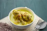 Menu Opor Ayam Tersedia di Kereta Makan Saat Lebaran, Bisa Dinikmati di Perjalanan