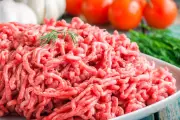Perlukah Mencuci Daging Giling Sebelum Dimasak? Ini Penjelasan Ahli