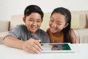 PP Tunas 2025 Resmi Berlaku, Batasi Akses Digital Anak Berdasarkan Usia
