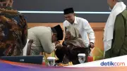Prabowo Salami dan Cium Tangan Kiai dalam Bukber Penuh Kehangatan di Istana