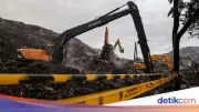 Presiden Prabowo Perintahkan TNI Bantu Tangani Longsor Sampah di Bantargebang