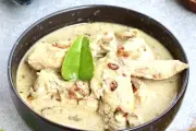 Resep Opor Ayam Rumahan dengan Kuah Santan Gurih, Simple dan Praktis