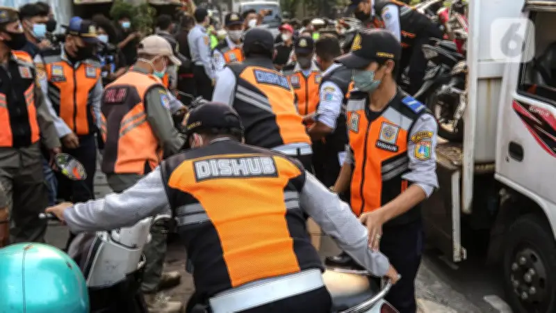 Parkir Liar di Lebak Bulus Diduga Dilegalkan, DPRD DKI Soroti Pelanggaran Aturan