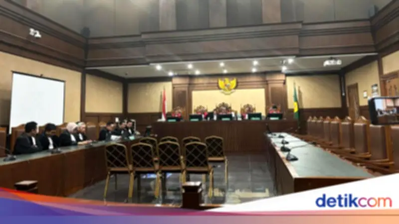 Tim Pengacara Nadiem Makarim Kompak Tak Hadir, Sidang Chromebook Ditunda