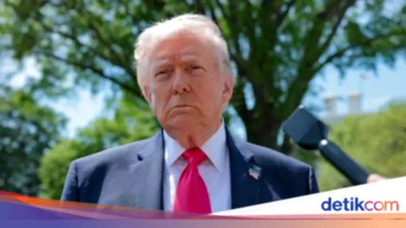 Trump Sambut Baik Pembukaan Selat Hormuz oleh Iran, Tapi Blokade Tetap Berlaku