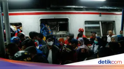 240 Penumpang KA Argo Bromo Selamat Dievakuasi Usai Tabrak KRL di Bekasi