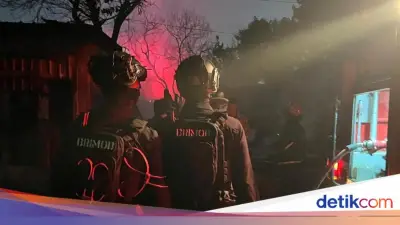 Brimob Polda Metro Amankan SPBE Cimuning Bekasi Usai Kebakaran Dini Hari