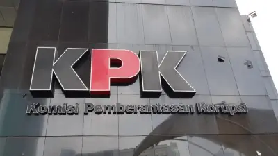 Bupati Tulungagung Tiba di Gedung KPK Usai Terjaring OTT, Langsung Diperiksa Intensif