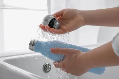 Cara Mencuci Tumbler Tanpa Sikat, Cukup Pakai 3 Bahan Rumahan Saja