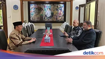 Dubes Iran Temui Jokowi di Solo, Kenang Pertemuan dengan Ali Khamenei