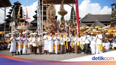 Kakorlantas Polri Gelar Upacara Adat dan Doa Bersama di Pura Besakih untuk Kemala Run 2026