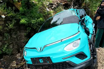 Kecelakaan KRL Vs Argo Bromo Anggrek Diduga Akibat Taksi Macet di Rel