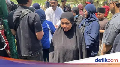Keluarga Berpencar Cari Arinjani Korban Kecelakaan Kereta di Bekasi