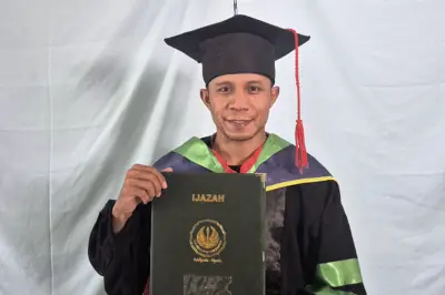 Kisah Abdul Muin, Anak Petani yang Sukses Jadi Wisudawan Terbaik FSIH UNJ