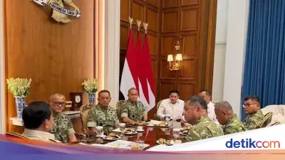 KSAD Maruli Laporkan Progres 300 Jembatan Gantung dan Renovasi Sekolah ke Presiden Prabowo