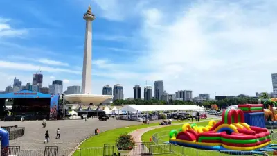 Libur Paskah, Ribuan Wisatawan Padati Kawasan Monas Jakarta