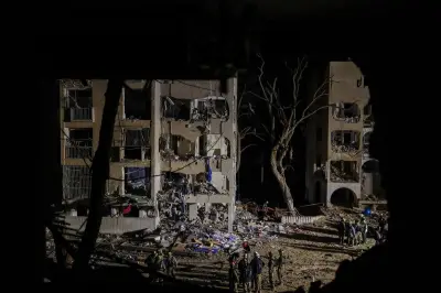 Malam Paskah: Keheningan Menantikan Terang yang Memecah Kegelapan