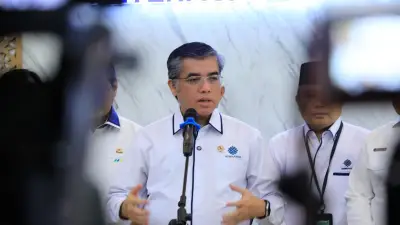 Menaker Yassierli Curhat di DPR Terima Surat Efisiensi Anggaran Jilid III dari Kemenkeu