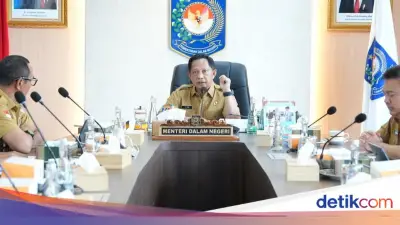 Mendagri Instruksikan Gubernur Beri Pembebasan Pajak untuk Kendaraan Listrik