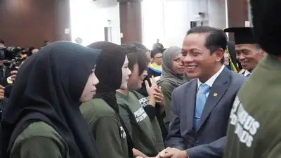 Menteri LH Kukuhkan Mahasiswa Penggerak Pilah Sampah di ULM Kalsel