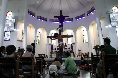 Momen Mengganggu dalam Kisah Penyaliban Yesus: Pertanyaan tentang Keadilan