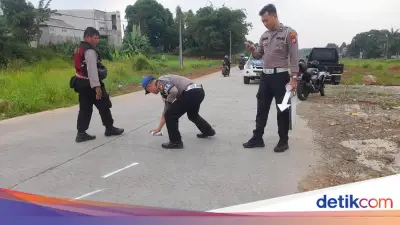 Pemotor Wanita Tewas Usai Ditabrak Pikap di Jalur Bomang Bogor