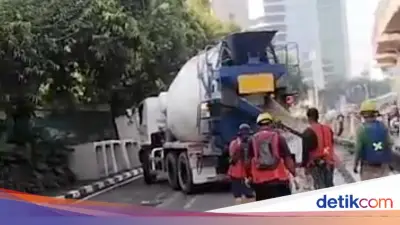 Perbaikan Jalan di Rasuna Said Sebabkan Macet Parah Arah Mampang Prapatan