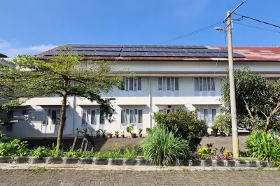 PLTS Rooftop Terbesar di Jabar Beroperasi 7 Tahun di Ponpes Garut