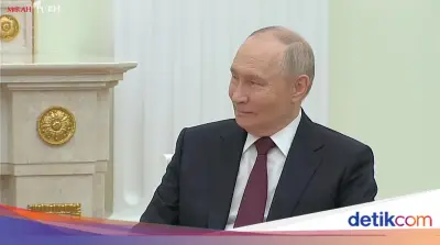 Prabowo Ucapkan Selamat Paskah dan Hari Kosmonaut, Putin Tersenyum Semringah