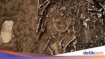 Pria India Bawa Kerangka Adik ke Bank Karena Frustrasi Tarik Tabungan