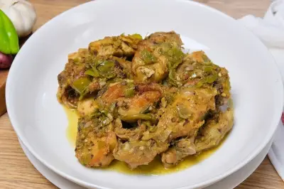 Resep Ayam Sambal Ijo: Rahasia Daging Empuk dan Bumbu Meresap Sempurna