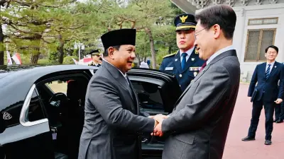 Seskab Teddy Ungkap Prabowo Bikin Presiden Korsel Tertawa dengan Hadiah untuk Anjingnya