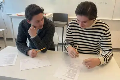 Swedia Tinggalkan Pembelajaran Digital, Kembali ke Buku dan Pena