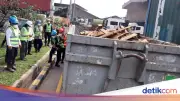 129 Ton Kulit Sapi Impor Jerman Terindikasi PMK Dimusnahkan di Bogor
