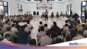 180 Polisi Kawal Buruh Serang ke Aksi May Day di Monas Jakarta