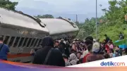 3 Gerbong KA Bangunkarta Anjlok di Brebes, Penumpang Dievakuasi dengan Bus