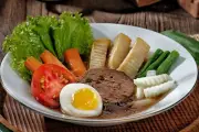 8 Tempat Makan Selat Solo Enak, Dari Legendaris Hingga Kekinian