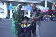 Ahmad, Penyandang Disabilitas Lulus UMM dengan Segudang Prestasi