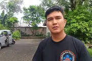 Aldi Taher Buka Suara Soal Video Viral Pelanggan Burger Disiram Air Warga