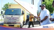 Andre Rosiade Salurkan 1.000 Paket Sembako untuk Korban Banjir di Pasaman dan Agam