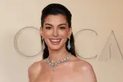 Anne Hathaway Luruskan Isu Kontroversi Casting The Devil Wears Prada 2