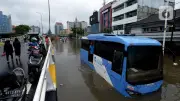 Banjir Jakarta Pagi Ini: 12 RT dan 4 Ruas Jalan Tergenang Akibat Hujan Deras