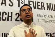 Billboard Film 'Aku Harus Mati' Diturunkan Malam Ini Usai Kontroversi Media Sosial