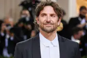 Bradley Cooper Sutradarai dan Bintangi Prequel Ocean's Eleven Bersama Margot Robbie