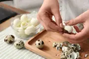 Cara Mengatasi Kulit Telur Puyuh Susah Dikupas, Coba 3 Metode Ini